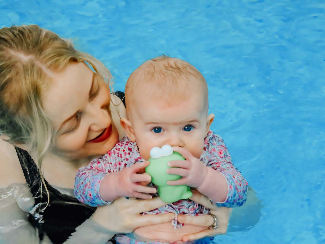 Teach Your Baby How to Swim (0 to 6m)