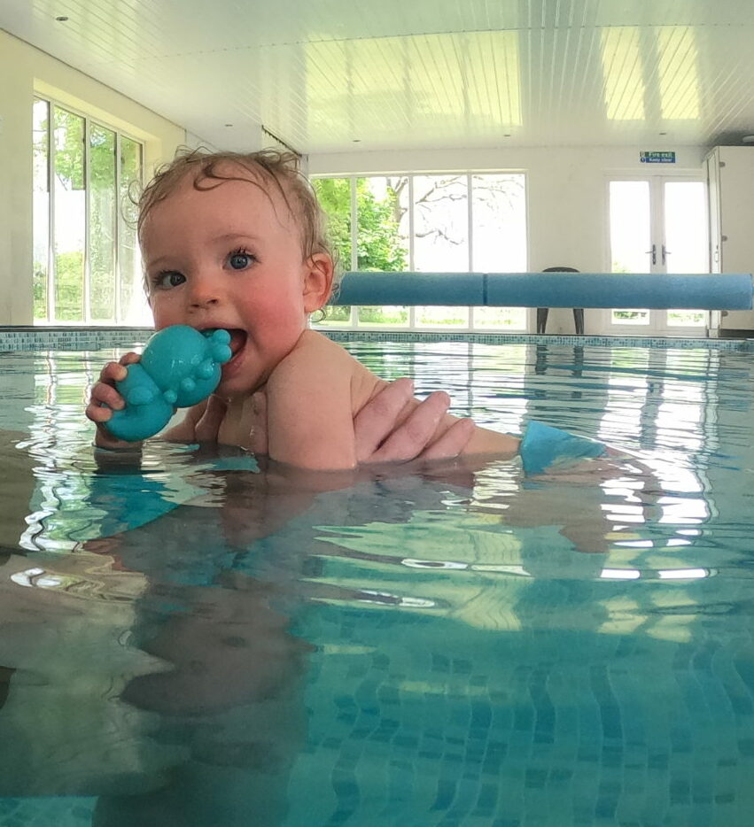 Teach Your Baby How to Swim (6m to 12m)
